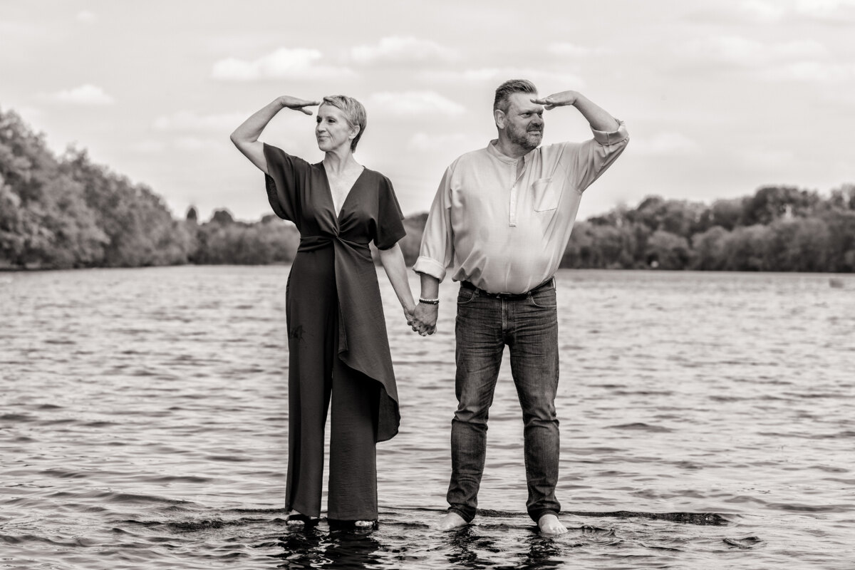 Leen Dendievel, Erik Goris en Michèle Even maken de cast van Achter De Schermen compleet.