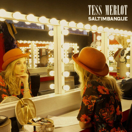 Tess Merlot bezingt ups en downs van artiestenbestaan in nieuwe single ‘Saltimbanque’