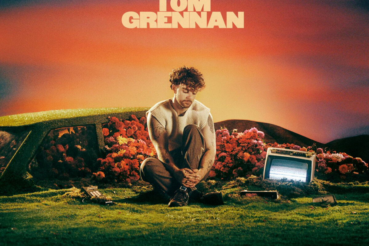 Tom Grennan releases "What Ifs & Maybes" 