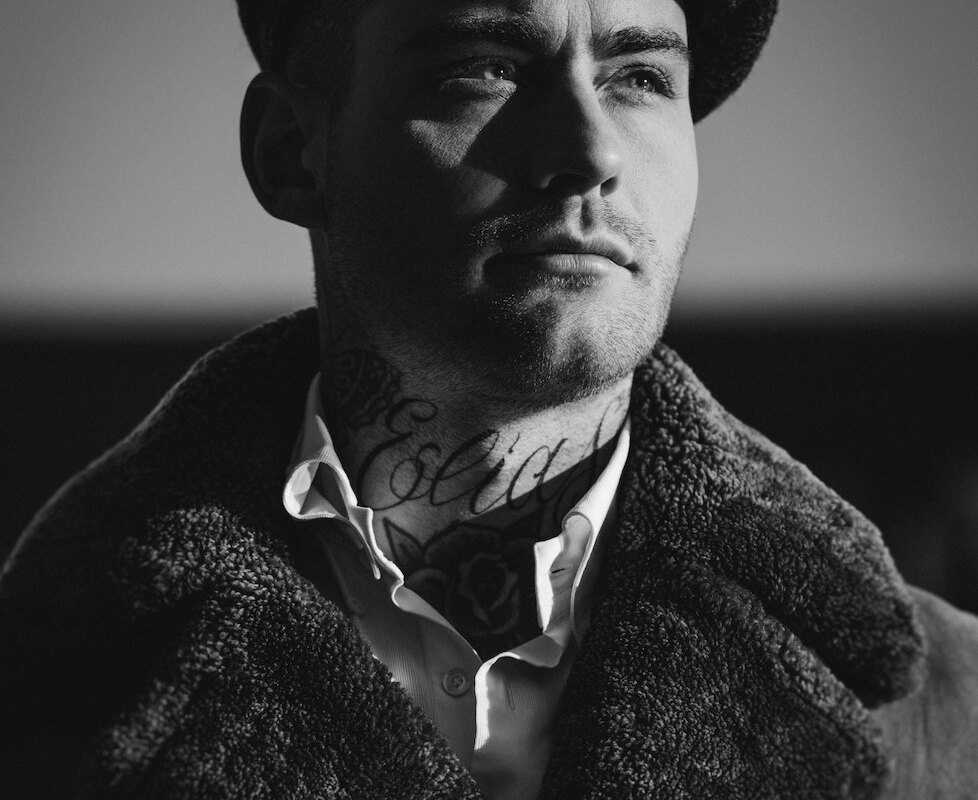 Douwe Bob releases new single 'This World Is Our Home'