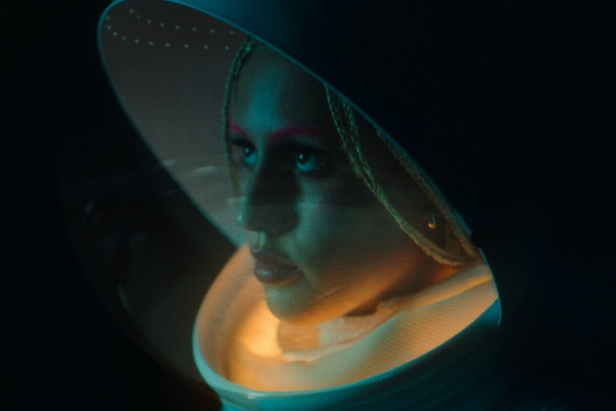 Absolutely drops enigmatic new single “Fever Dream”