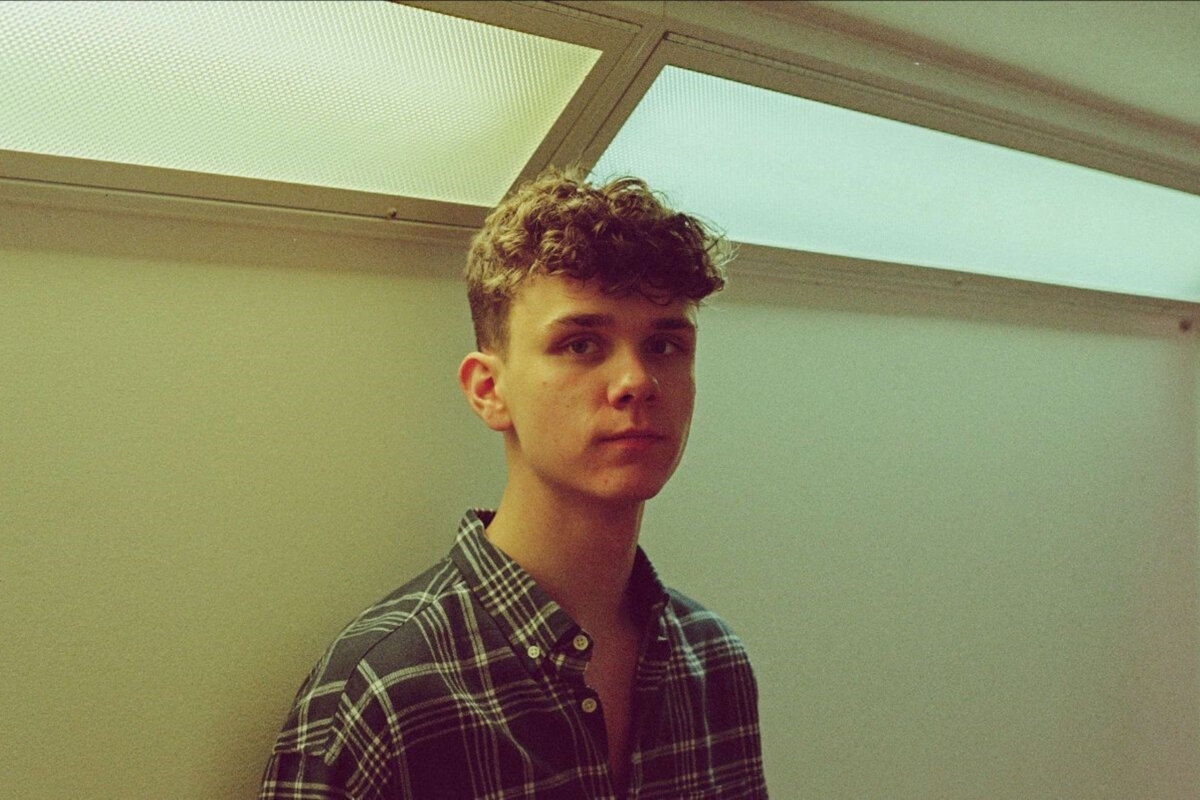 Felix Hill is here with 'Safe and Sound'