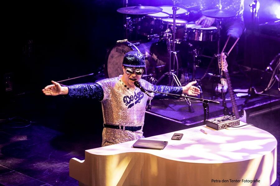 Rocket Guy is met zijn Elton John Tribute deze week opnieuw één van de smaakmakers op de Radio2 Parkies-concerten