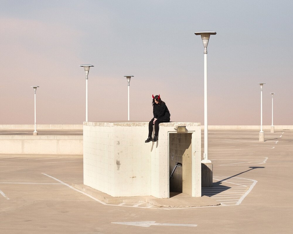 Sydney Sprague New Song and Music Video For “nobody knows anything”