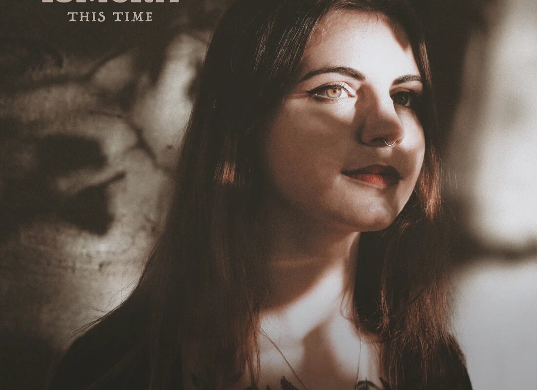 Ismena releaset solo album 'This Time'