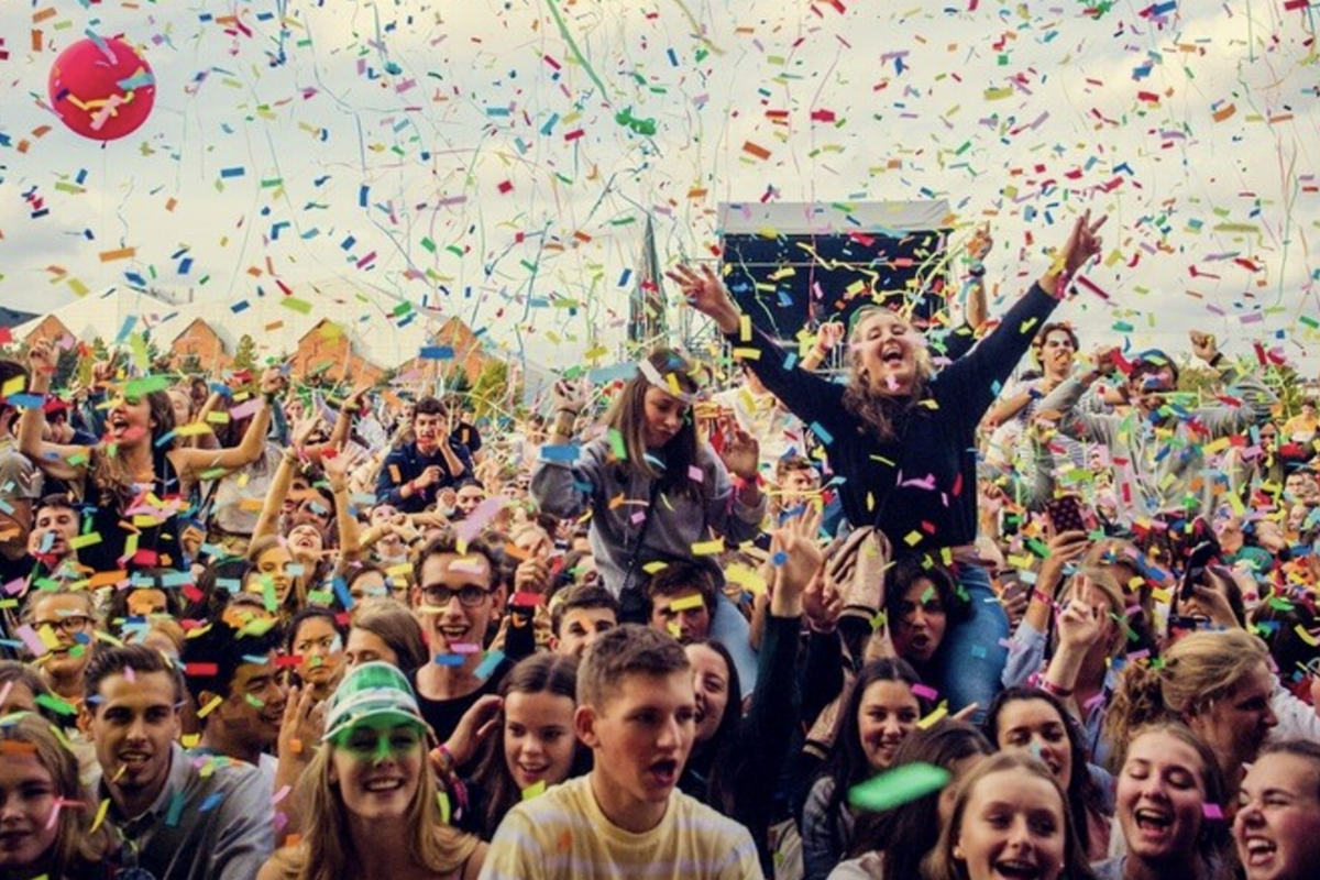 Bijna 24.000 Antwerpse studenten zetten academiejaar feestelijk in tijdens 20ste editie StuDay op Spoor Oost