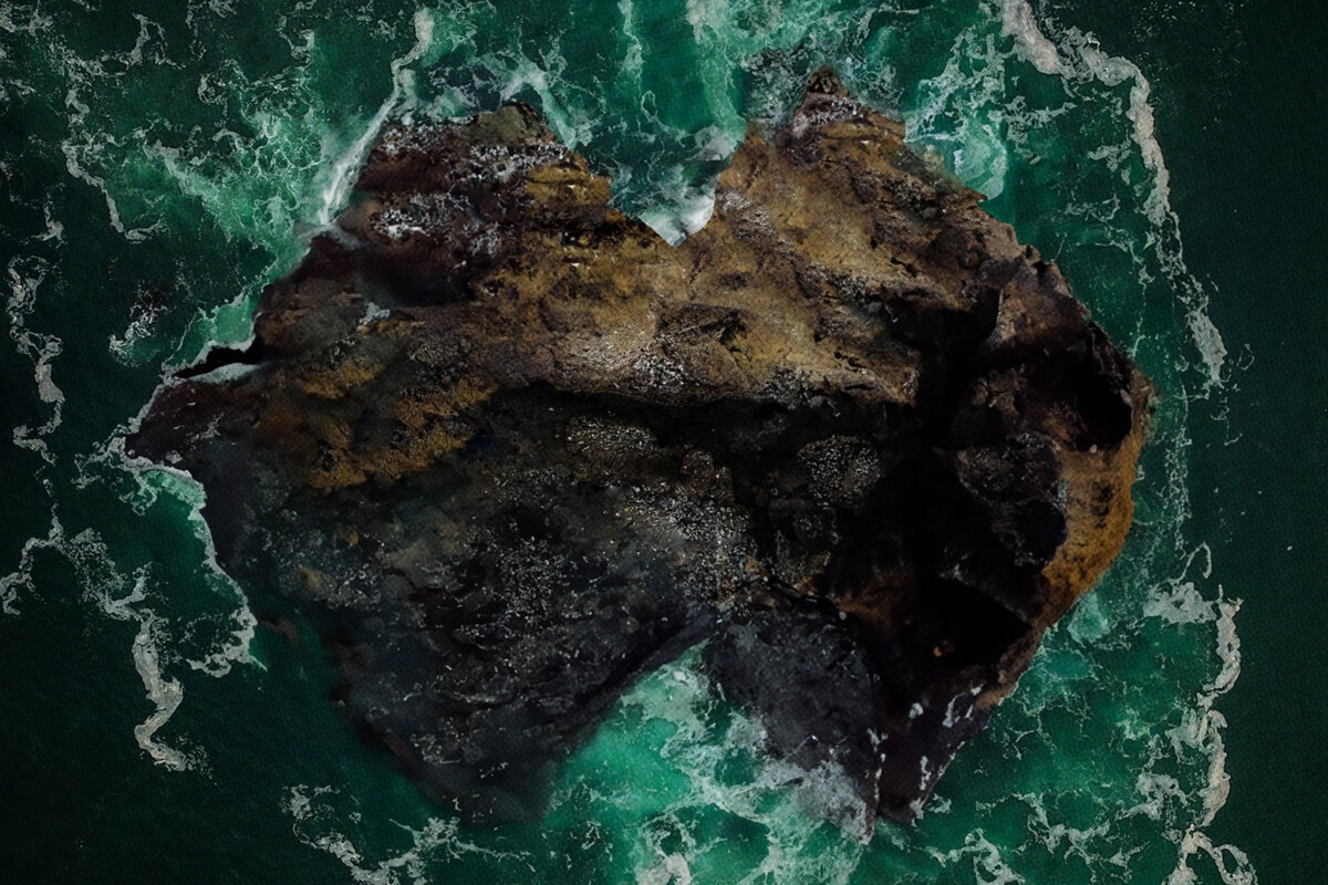 Listen to John Summit 's new single "Legacy"