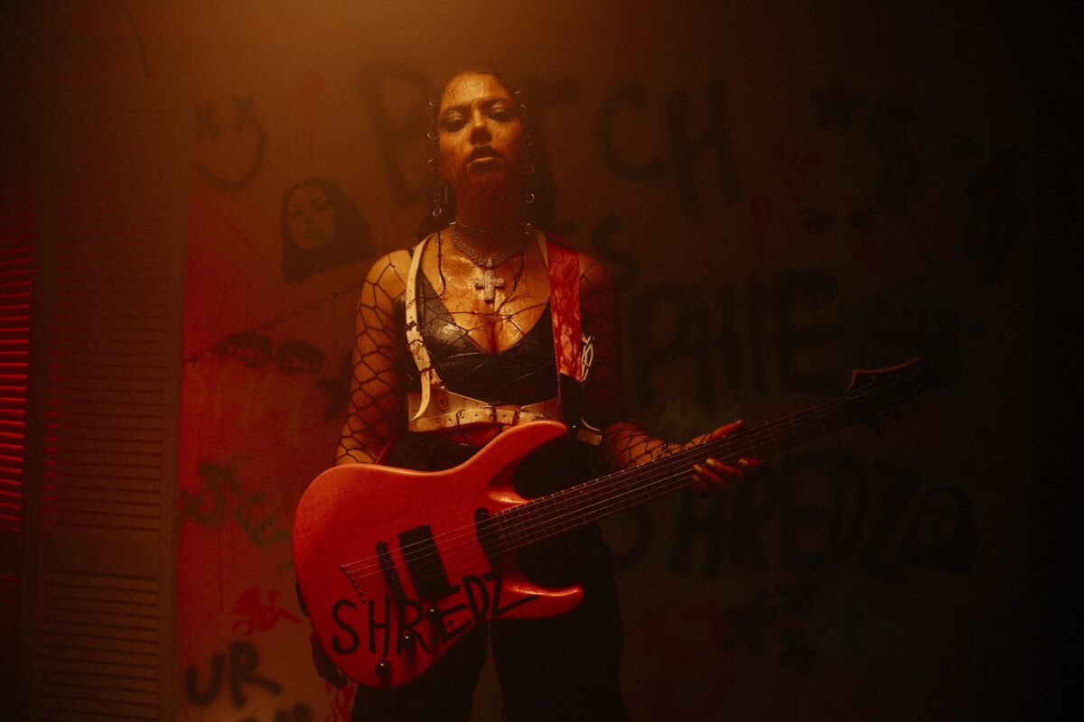 Sophie Shredz Reveals "EYEZ ON ME" Music Video