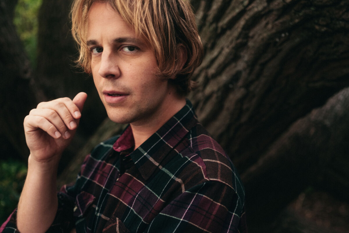 Tom Odell speelt op zaterdag 23 maart in AFAS Live met The Black Friday Tour