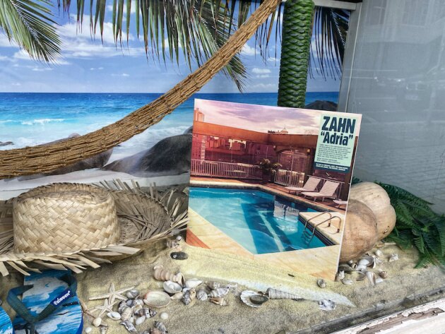 Zahn Shares Sonic Experience with 'SCHMUCK' from the Upcoming Album 'ADRIA' Releasing on November 24