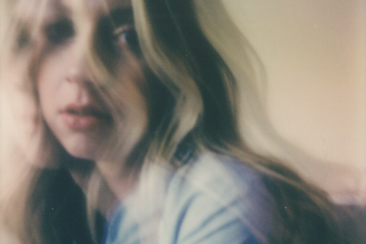  Nashville Based Singer-Songwriter Taylor Bickett Unveils Debut EP "grown up and lonely"