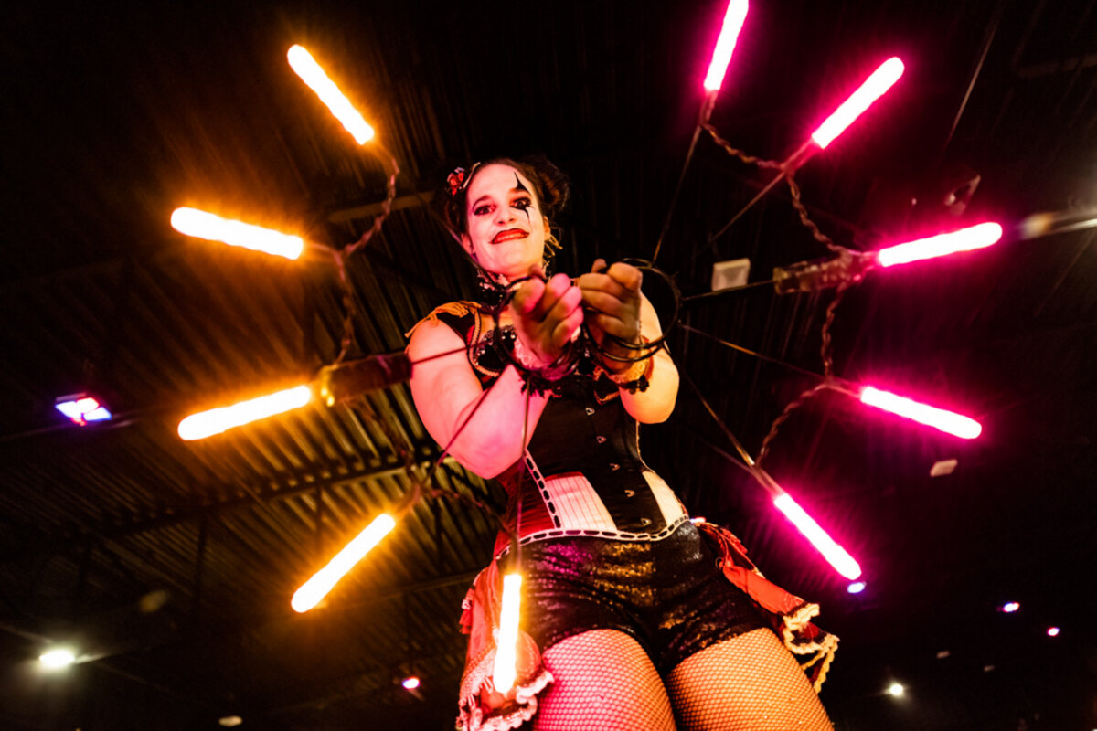 The Rock Circus - DAG 1: Een Spectaculair Feest vol Rock en Metal!
