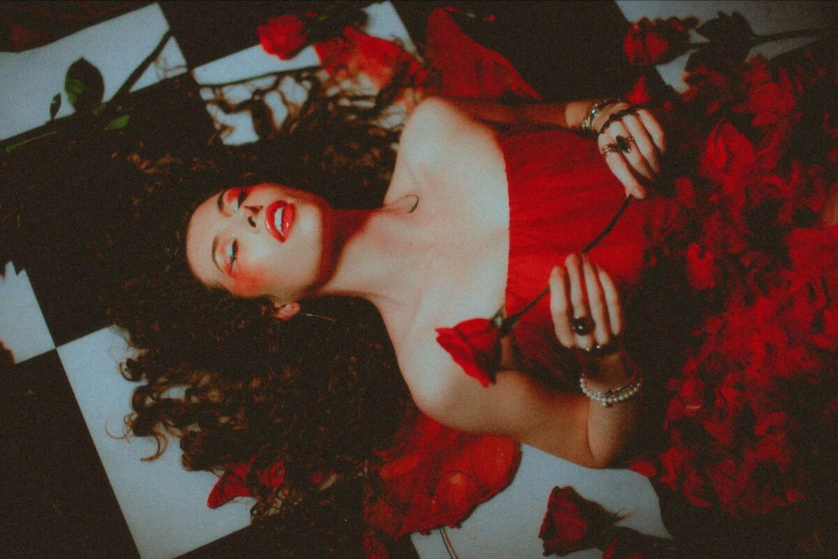 Hannah Wicklund releases video for 'Hell In The Hallway'