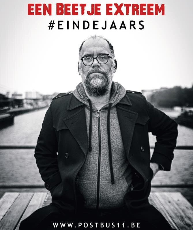 Auteur en stand-upcomedian Joost Vandecasteele neemt de #Eindejaars-fakkel over met ‘Een Beetje Extreem’