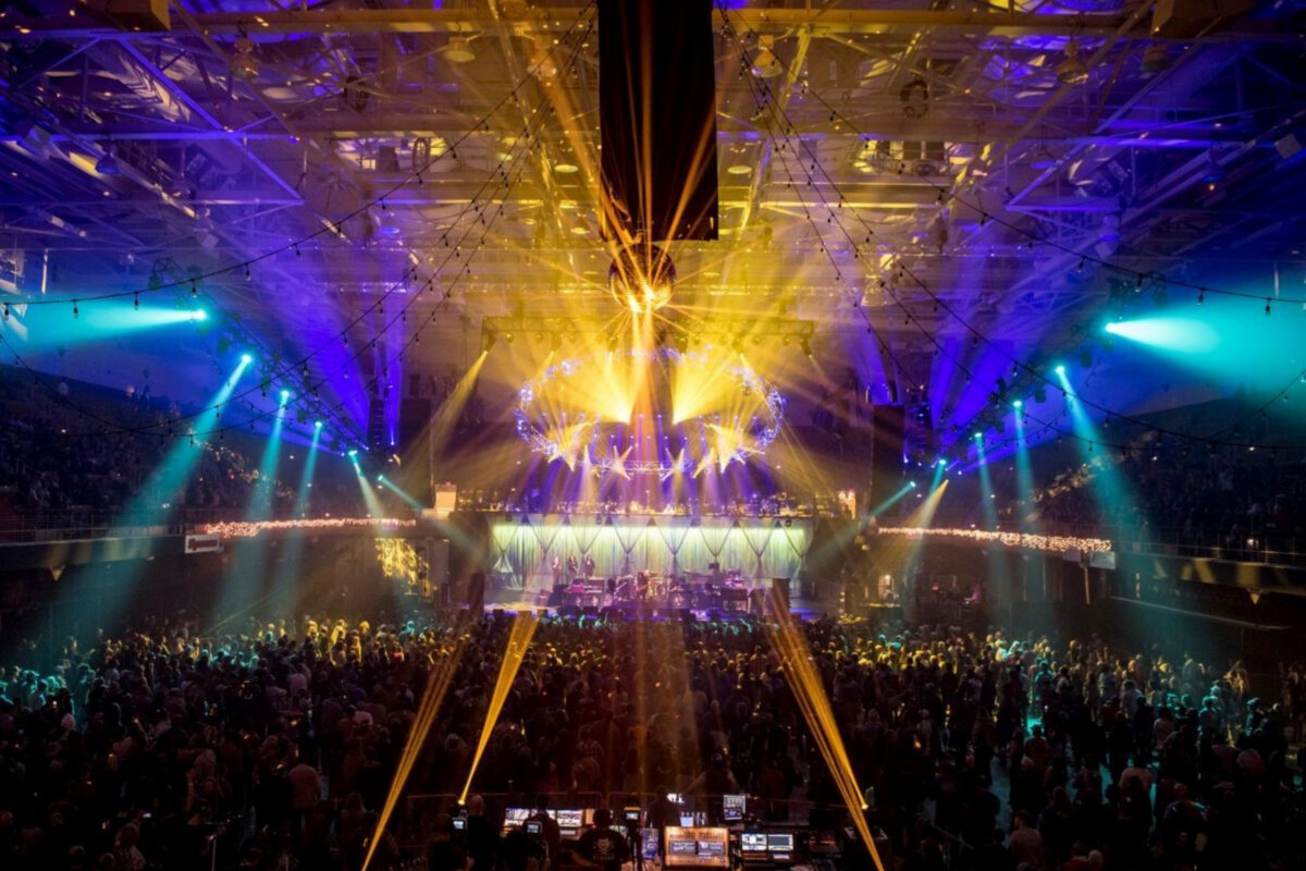 Warren Haynes Releases The Lead Single from 'The Benefit Concert Volume 20' - "Gold Dust Woman" with Jim James and Grace Potter