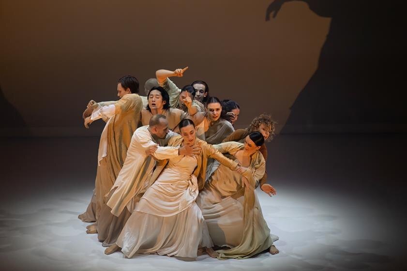 Na een confrontatie met borstkanker is choreografe Isabelle Beernaert terug met nieuwe dansvoorstelling Particles of God