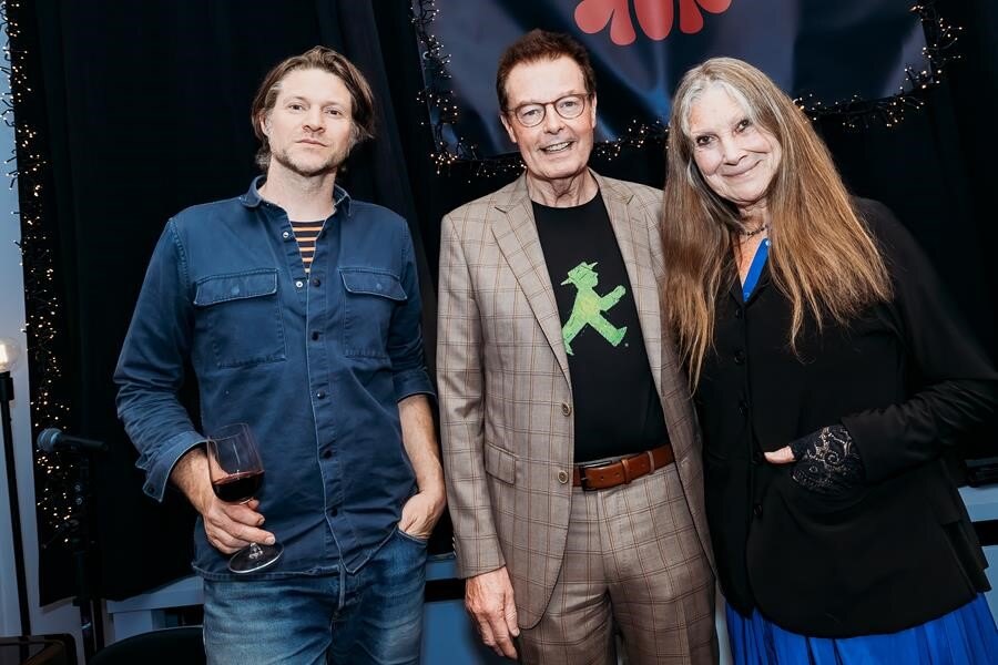 Johan Van den Driessche scoort met een bijhorende muzieklijst bij zijn tweede, spannende en mysterieuze roman ‘Een Geur Van Zonsverbijstering’