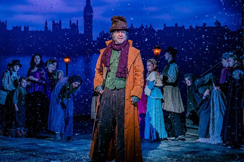 Lucas Van den Eynde schittert als Scrooge tijdens try-outs ‘A Christmas Carol’
