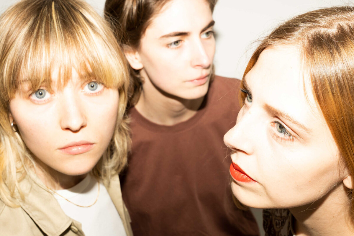 BLUAI pleit voor self-love op hun nieuwe single