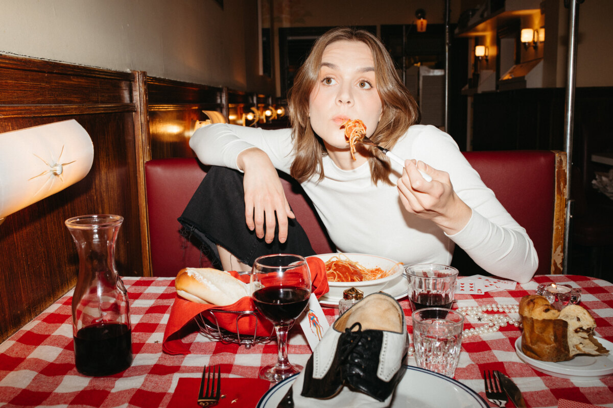 Comedian Laura Ramoso komt op 3 april voor 2 shows naar Boom Chicago