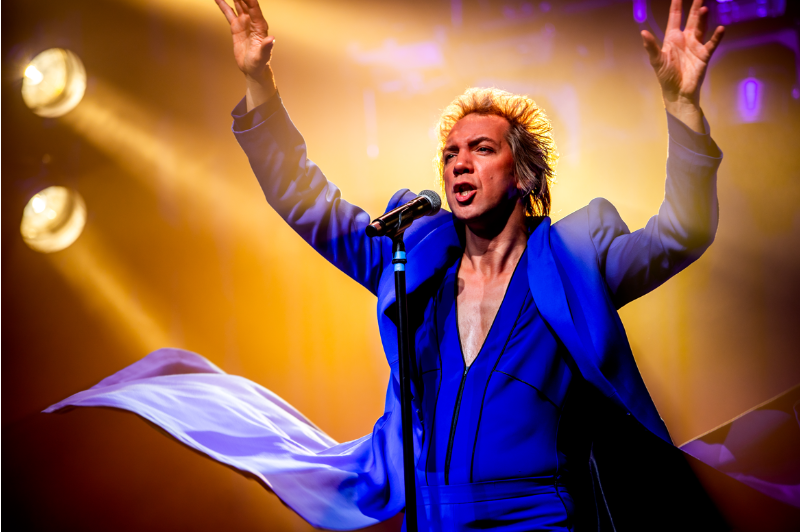 Nog een kleine maand en dan komt internationaal gerenommeerd artiest Sven Ratzke naar het Fakkeltheater met Where Are We Now