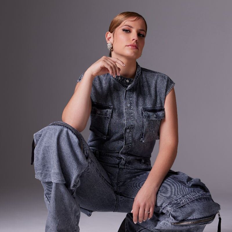 Louise brengt allereerste single 'My Thing' uit