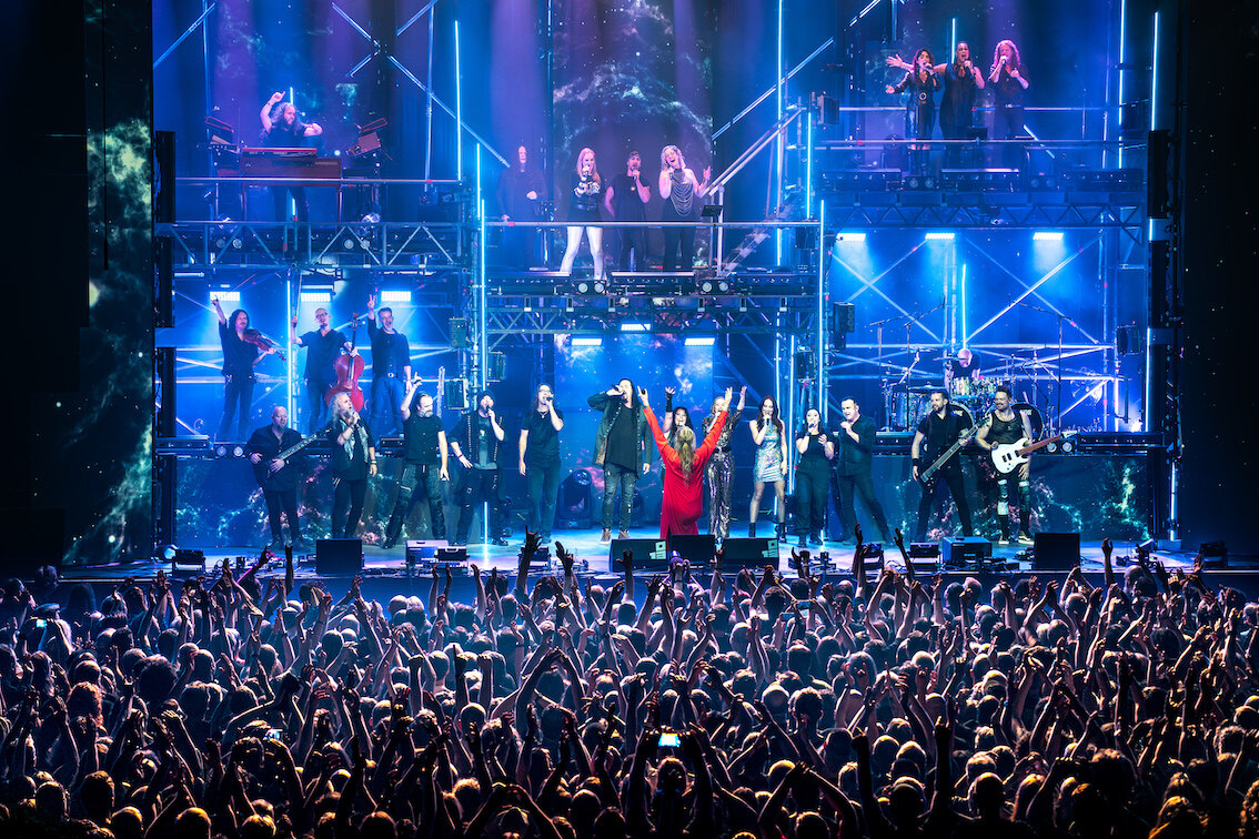 AYREON kondigt de release aan van de spectaculaire uitvoering van '01011001 - Live Beneath the Waves'