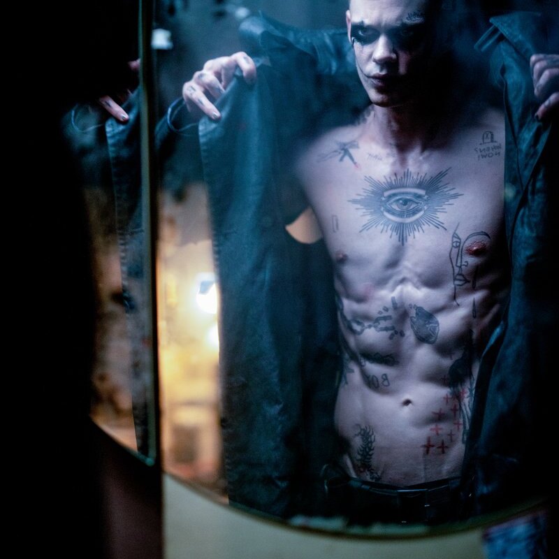 Bekijk de trailer van de langverwachte actiefilm The Crow