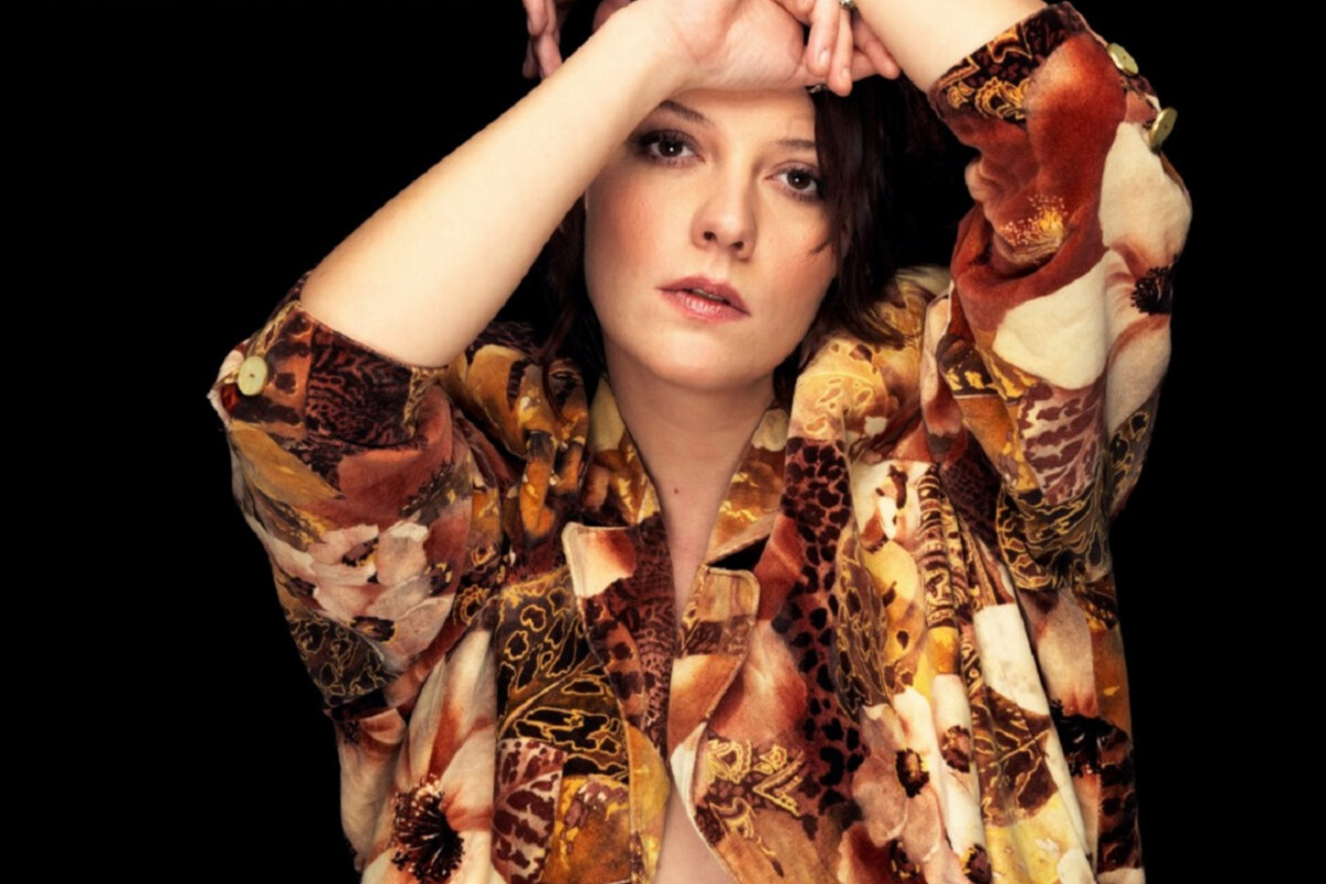 Camilla Blue lanceert gloednieuwe single ‘Roll the Dice’