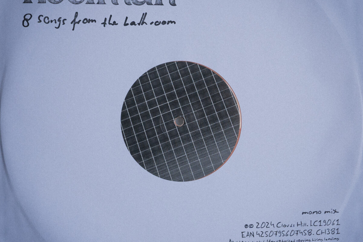 Roofman brengt nieuwe LP '8 songs from the bathroom' uit