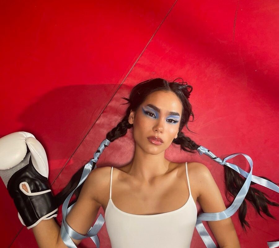 Tehya  releases her debut track “crowd pleaser”
