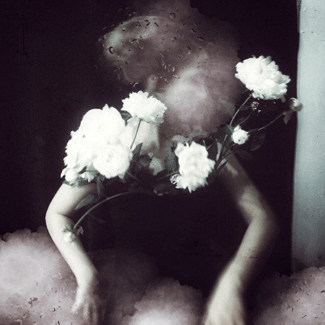 Gorgeous slow-burning new Set Feux single 'Young And Lonely' out now!