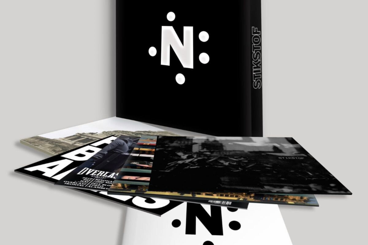 STIKSTOF viert tien jaar carrière met boxset van eerste vijf lp's