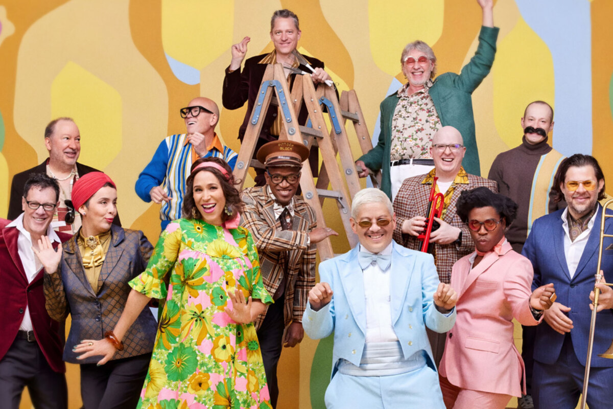Pink Martini viert dertig jarig bestaan op 10 mei 2025 in Ancienne Belgique, Brussel