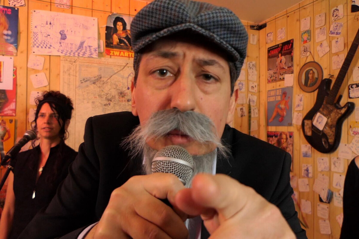 ‘Tijd om deure te goan: nieuwe single en videoclip voor ‘oude artiest’ Steven H