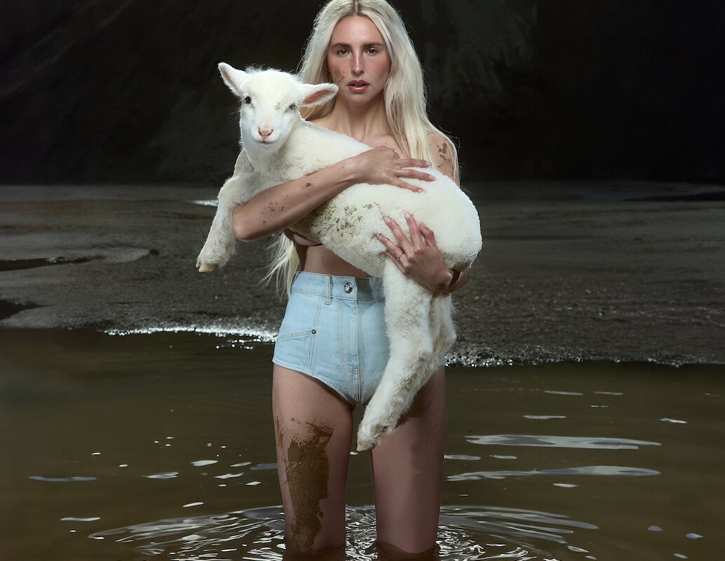 Laurel shares the single, “45 Degrees”,