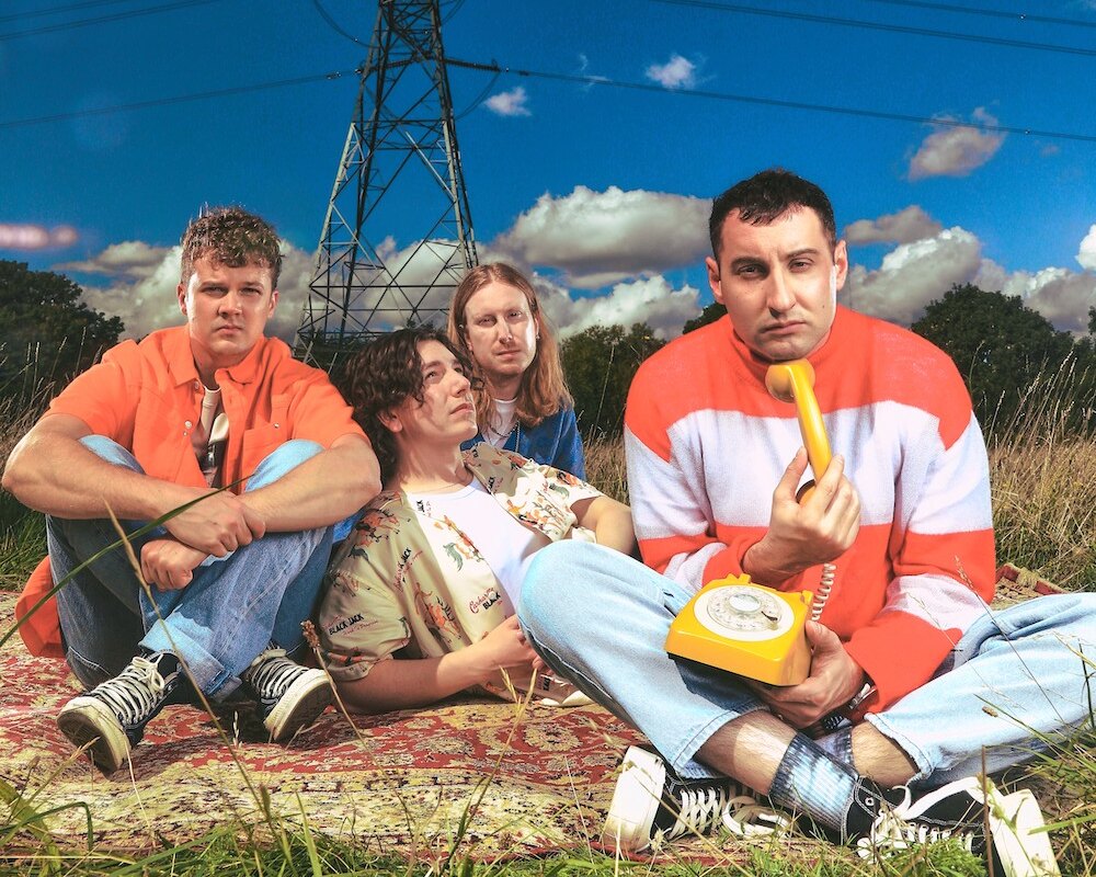 Sea Girls lanceert "Come Back To Me"