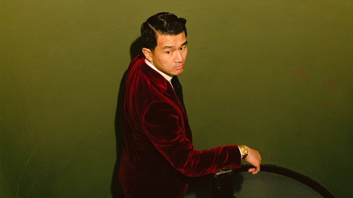Ronny Chieng speelt op dinsdag 27 augustus 2024 in La Madeleine