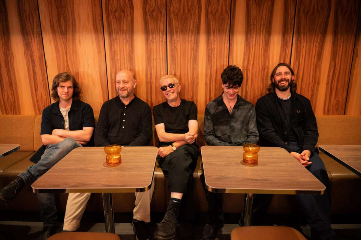 Glam! Stomp! Michael Head & The Red Elastic Band's 'The Human Race'