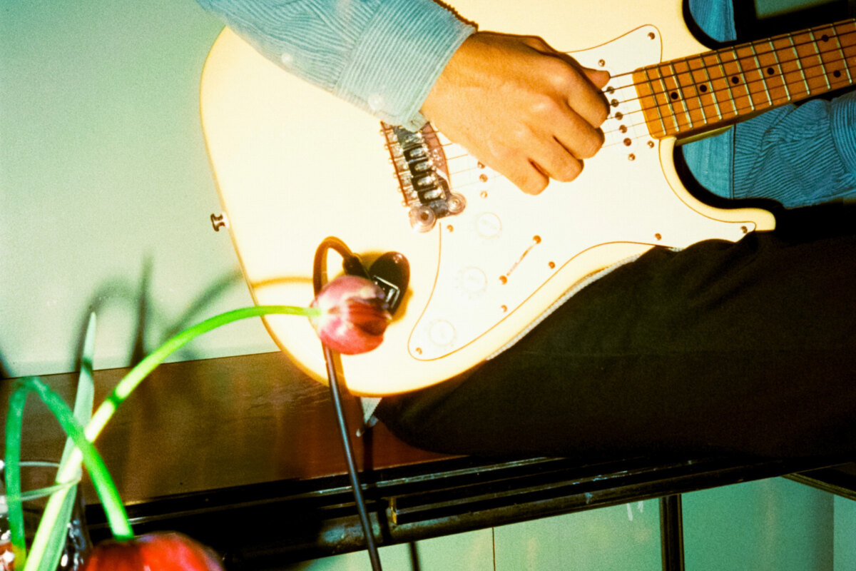  Brussels singer-songwriter Nico Ducarme releases new single "Familiar"