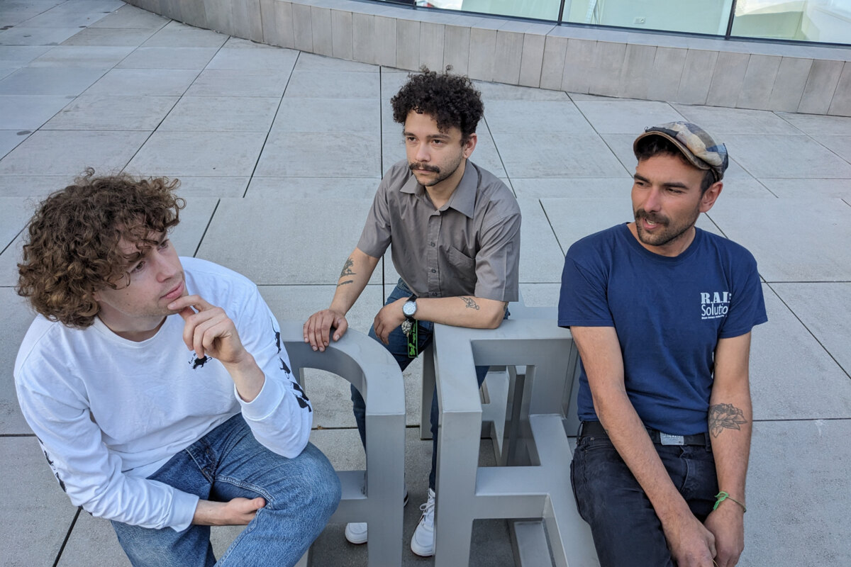 Itches kondigt debuutalbum Two Flies In One Clap aan met vinyl pre-order en nieuwe single