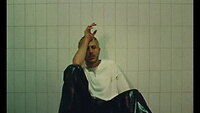 Oscar and the Wolf brengt post-breakup synth pop anthem “Somebody Without U” uit