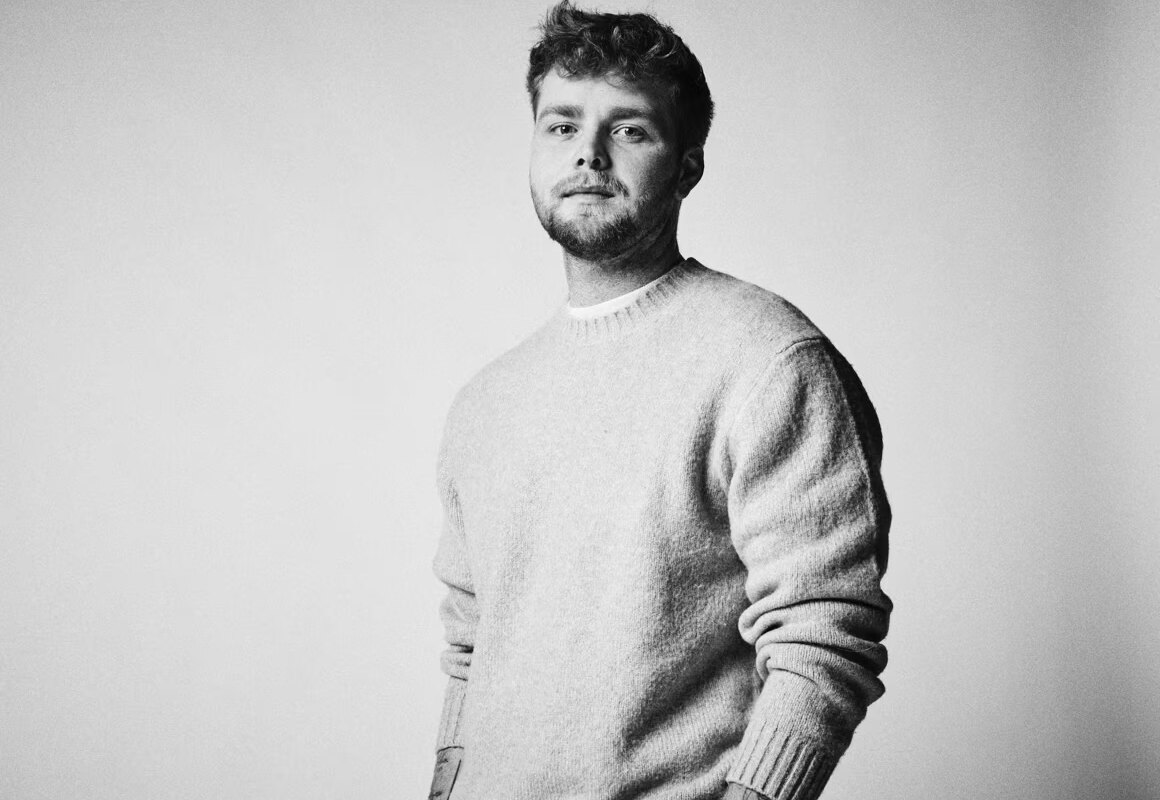 Alex Warren speelt op zondag 15 september 2024 in Kavka Zappa