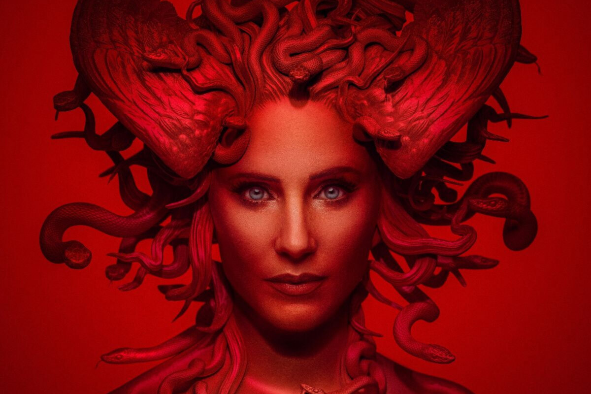 Simone Simons releases video for second solo single 'In Love We Rust'