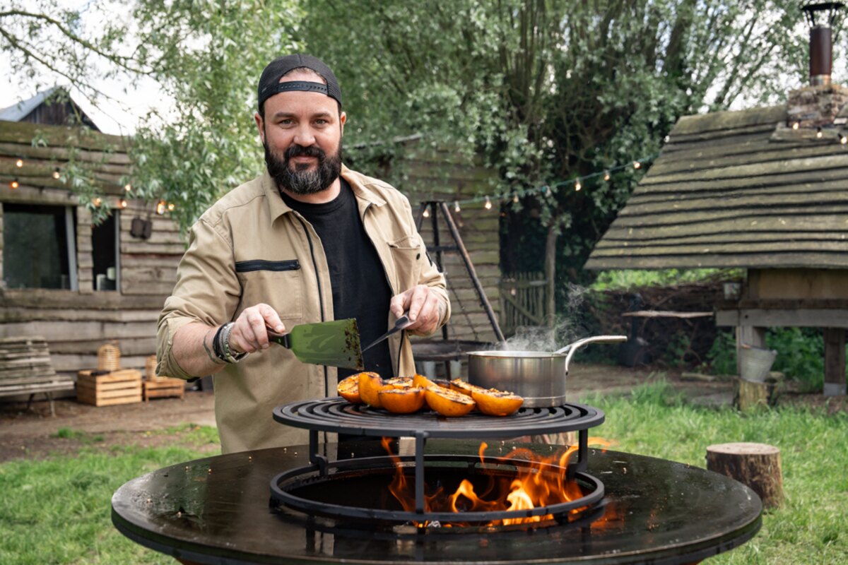 The bearded chef Sam D'Huyvetter maakt zijn debuut in 'Open Vuur'