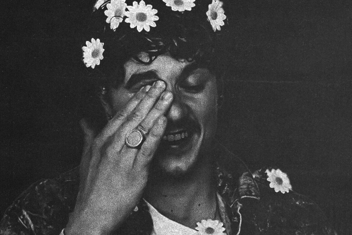Bradley Simpson releases "Daisies" 