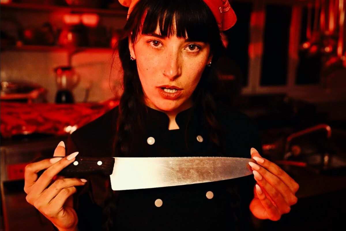  Giulia Dabalà releases new single «Chew Toy» !