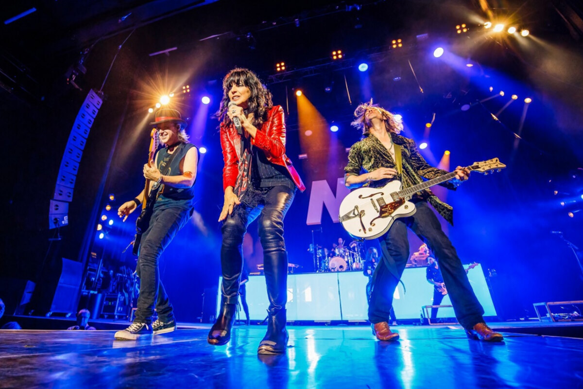 NENA, een geoliede Duitse popmachine met beats of Love in Tilburgs poppodium 013