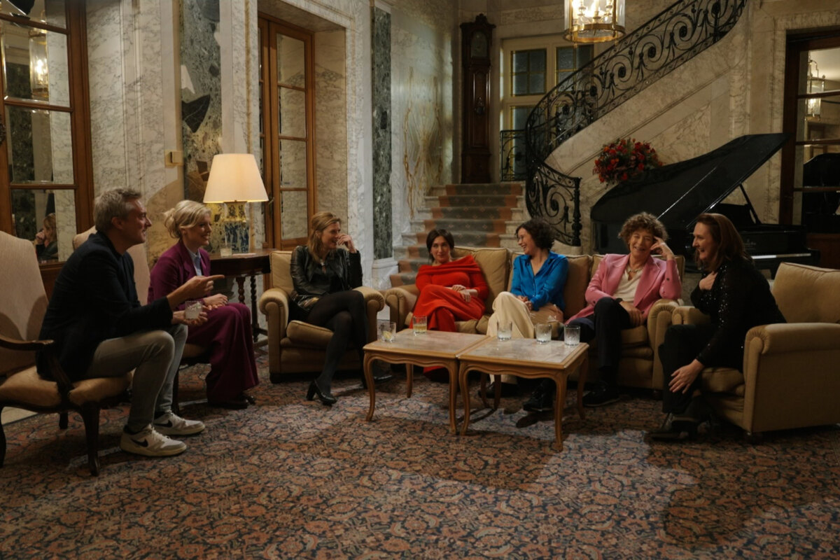 Zeven toppolitica's nemen het iconische Hertoginnedal over