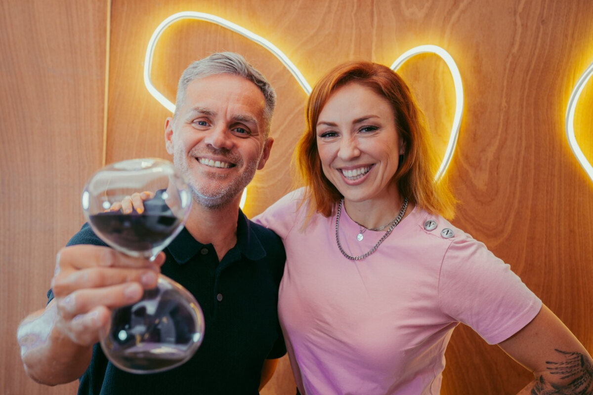 Peter Van de Veire lanceert nieuwe aflevering van Peter Van de Veire  & De Zandloper met Natalia